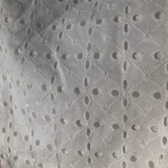 Express Eyelet Lace Fitted Cami - Picture 4 of 4